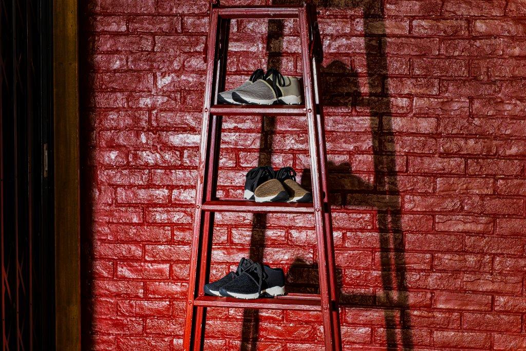 今年も人気♪　ALL BLACK  MODE SNEAKERS